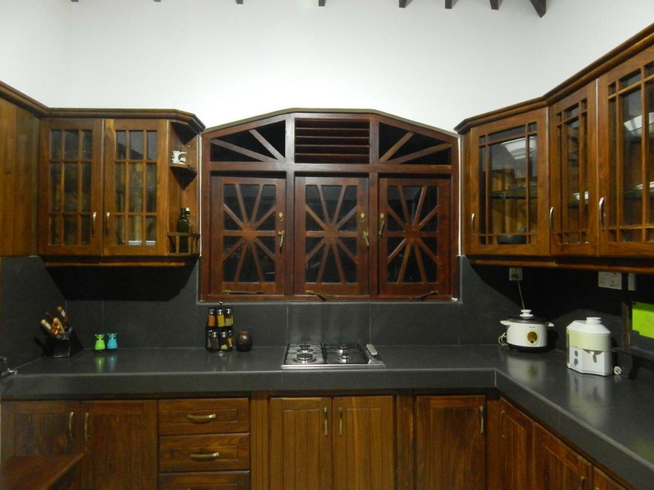 Nenasilu - Sri Lankan Villa Hapugala Bagian luar foto